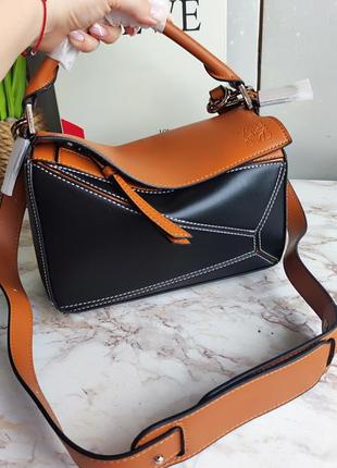 Шкіряна жіноча сумка loewe чорна