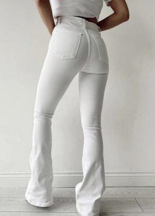 Білі базові джинси кльош zara