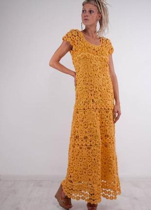 Желтое вязаное крючком ажурное макси платье4 фото