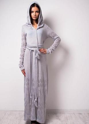 Серое вязаное шерстяное ажурное платье с капюшоном1 фото