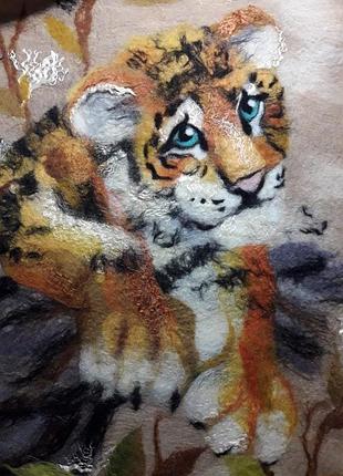 Валяного палантин тигреня