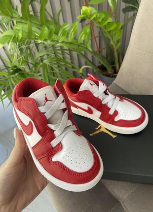 Nike jordan дитячі кросівки