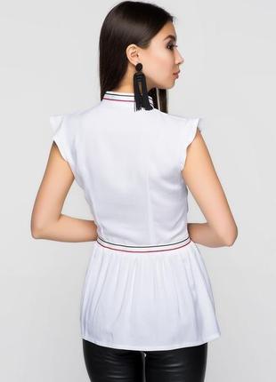 Біла блуза з оригінальним лампасом