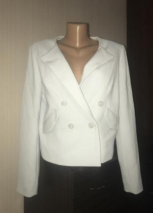 Ніжно блакитний піджак класика