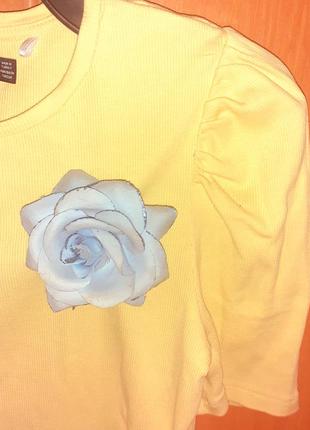 Тредова футболка в рубчик із квіткою р.м3 фото