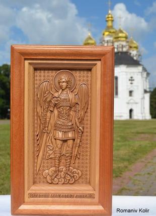Дерев'яна різьблена ікона святого архангела михаїла1 фото