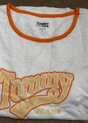 Женская белая футболка tommy jeans tommy hilfiger оригинал3 фото