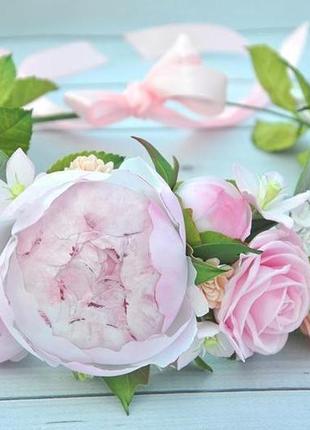 Свадебный венок с цветами в пастельных розовых тонах венок с цветами для девочки1 фото