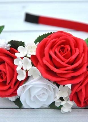 Обруч з квітами червоні і білі троянди обідок з квітами для дівчинки1 фото