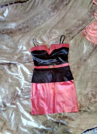 Платье с баской