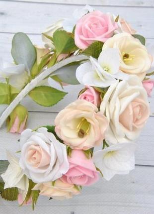 Обруч с цветами в пудровых тонах украшение в прическу невесты с розами гортензиями4 фото