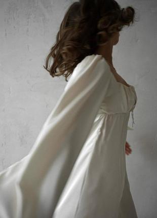 Жіноча молочна романтична, ніжна, вишукана та нереально красива сукня з відкритою спинкою2 фото