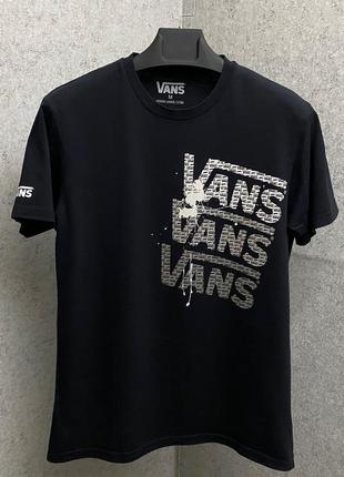 Черная футболка от бренда vans2 фото