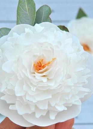 Заколка з білим піоном шпилька у зачіску нареченої шкільні шпильки з квітами2 фото