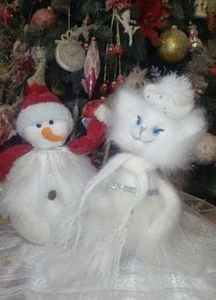 Кошечка снегурочка в шапочке со стразами сваровски3 фото