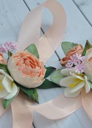 Бутоньерка на руку с цветами бутоньерка для жениха с персиковым пионом7 фото
