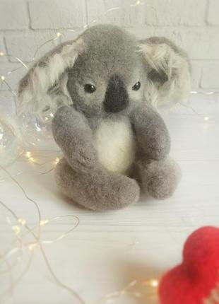 Валяне коала з серцем5 фото