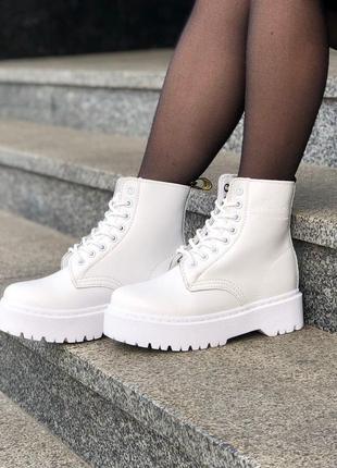 Зимові черевики dr. martens jadon white жіночі на платформі білі