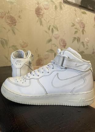 Nike air force 1 mid white