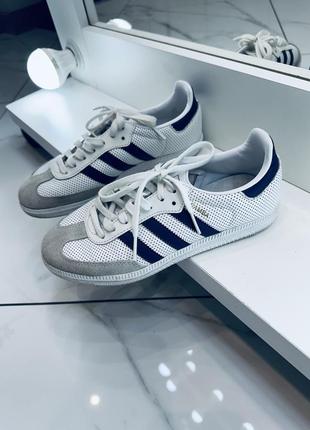 Кеди adidas