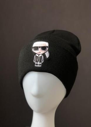 Шапка в стиле karl lagerfeld