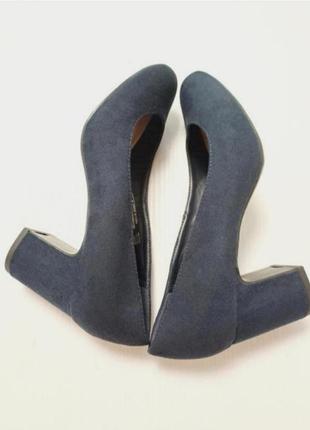 Туфли классические синие на устойчивом каблуке5 фото
