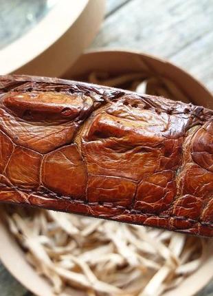 Шикарний шкіряний коричневий ремінь зі шкіри крокодила3 фото