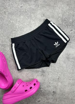 Спортивные шорты adidas1 фото