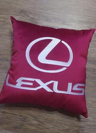 Автоподушка c вышивкой логотипа lexus лексус подарок автомобилисту