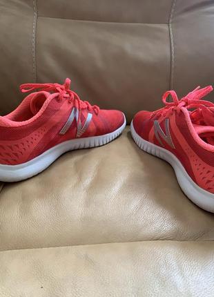 Кросівки жіночі new balance сіточка літо оригінал розмір 40 устілка 26 см4 фото