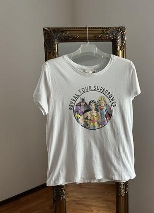 Белая футболка dc от h&m