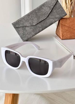 Солнцезащитные очки в стиле prada1 фото
