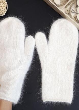 Білі рукавички жіночі в'язані ангора кролик пухнасті автоледі1 фото