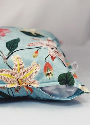 Диванна декоративна подушка з квітами і птахами. подушка на замку.2 фото