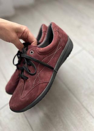 Ботинки в кольорі марсала замшеві