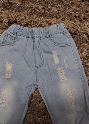 Легкие джинсы для мальчика 120размер