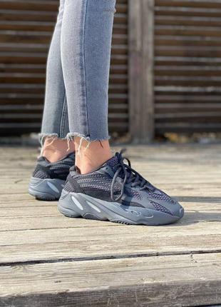 Adidas yeezy boost 700 v2 vanta leather black white