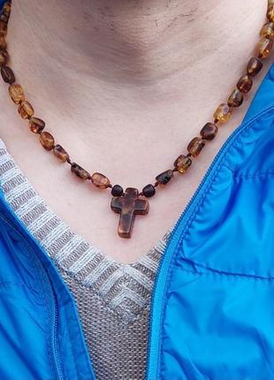 Темне бурштинове намисто з хрестиком, чоловічі янтарні буси9 фото
