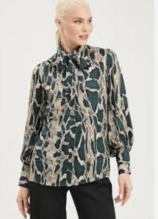 Хорошая рубашка под шелк принт питона с 8-10 с-м