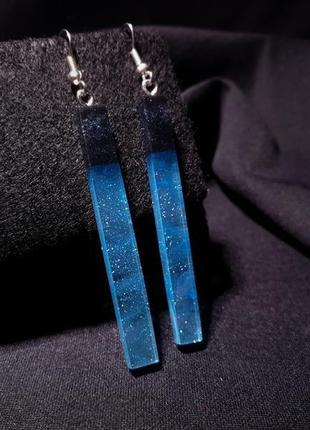 Мінімалістичні сині сережки зі смоли. осінні вечірні сережки.