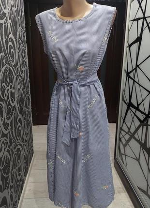 Платье миди в синюю полоску с вышивкой 42-462 фото