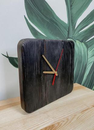 Часы из обугленной сосны3 фото