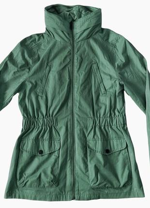 Зелёная куртка ветровка с капюшоном3 фото