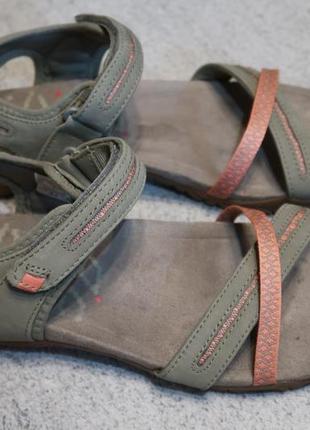 Шкіряні босоніжки merrell оригінал — 38 розмір