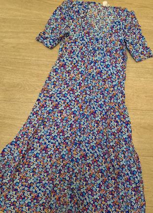 Лёгкое летнее платье в цветочек finery, размер s-m.1 фото