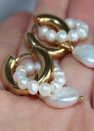 Сережки бублики конго золоті з бароковими перлами5 фото