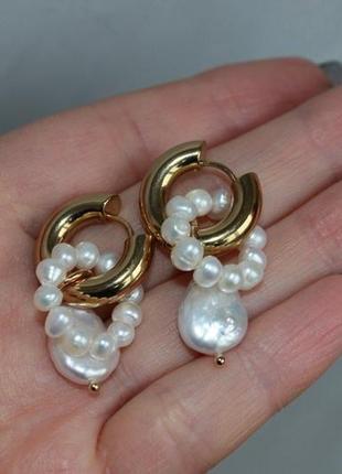 Сережки бублики конго золоті з бароковими перлами4 фото