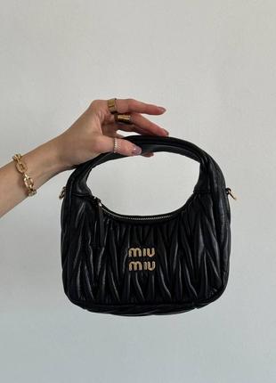 Шикарная сумка хобо в стиле miu miu wander черная3 фото