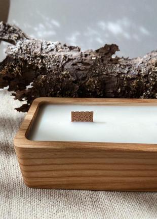 Соевая ароматическая свеча в деревянной емкости с деревянным ажурным фитилем6 фото