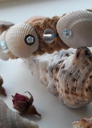 Плетений браслет з морськими черепашками і скляними намистинами4 фото